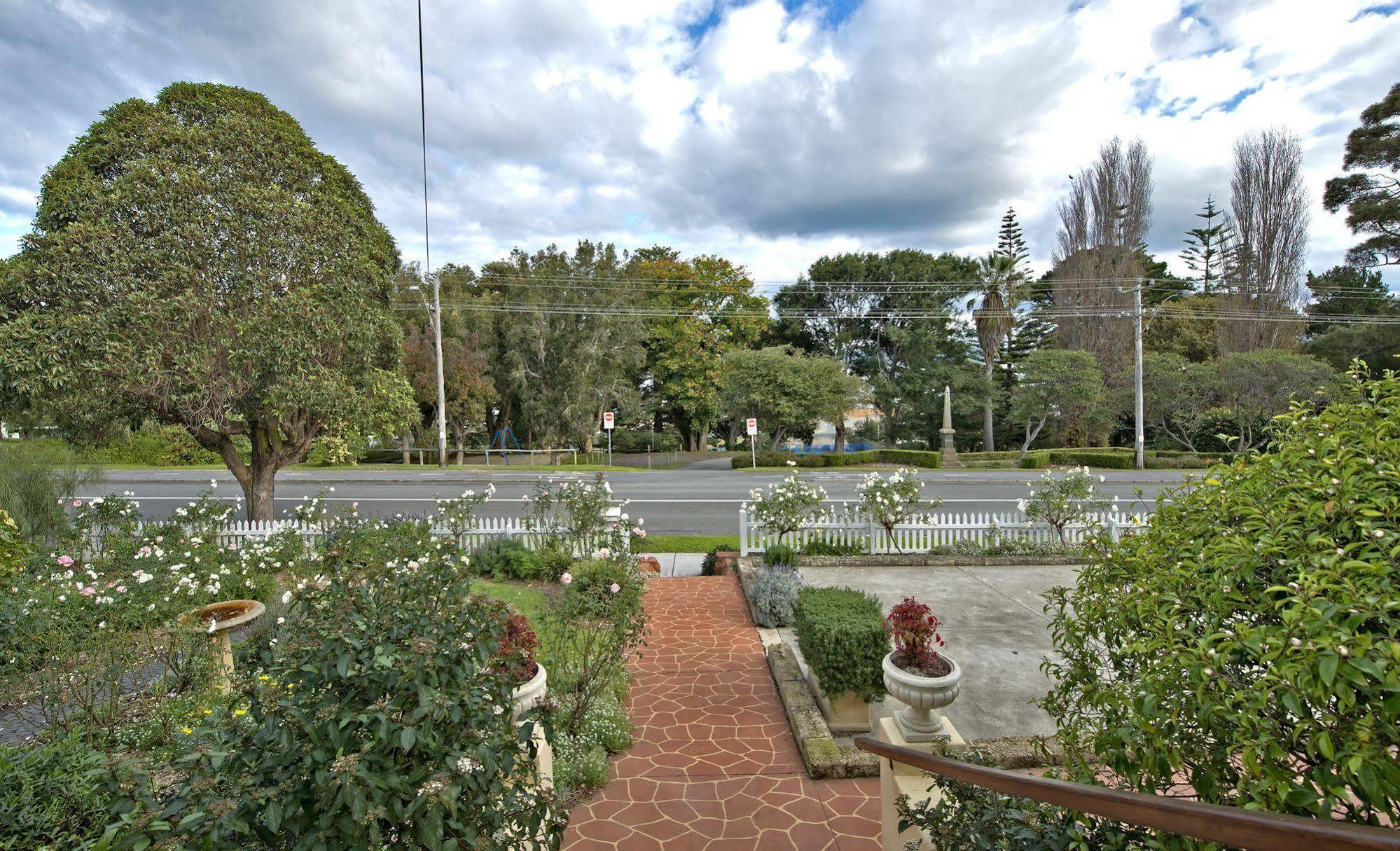 Dunmoylen House Bed & Breakfast Albany Exterior photo